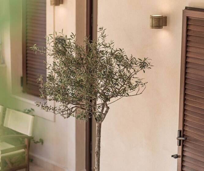 Manili Boutique Suites & Villas