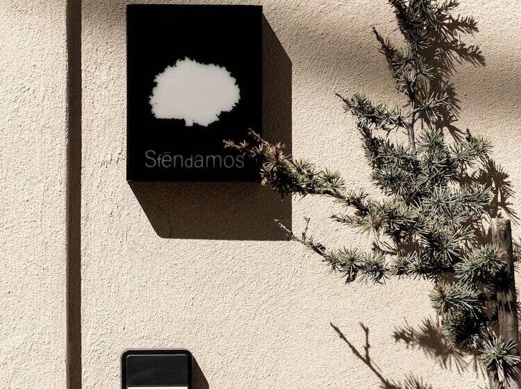 Manili Boutique Suites & Villas