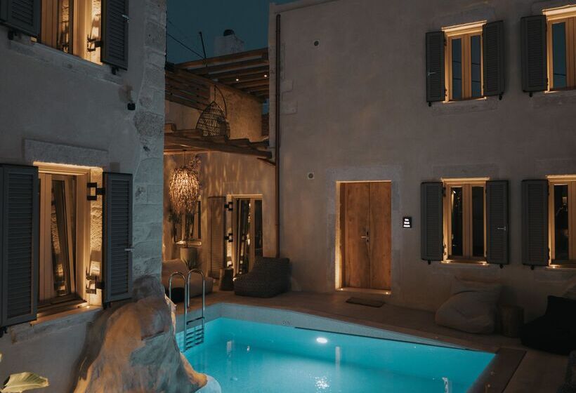 Manili Boutique Suites & Villas