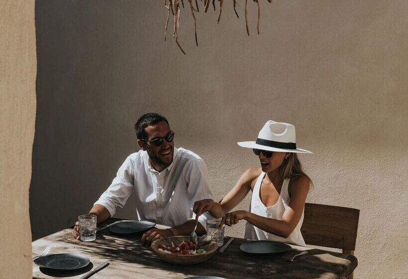 Manili Boutique Suites & Villas