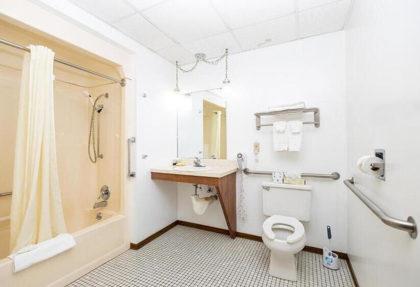 فندق على الطريق Brentwood Motor Inn