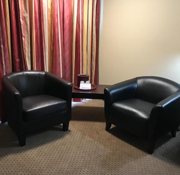 فندق على الطريق Brentwood Motor Inn