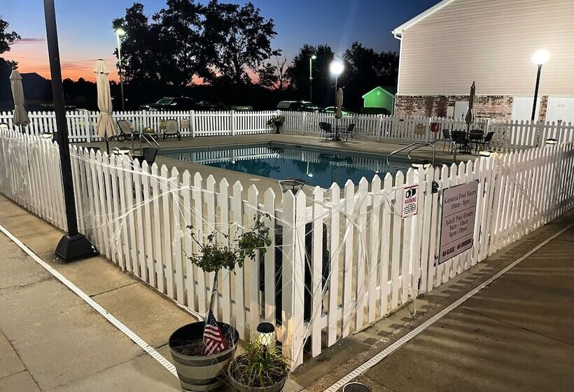 Мотель Cornerstone Lodge Of Foley