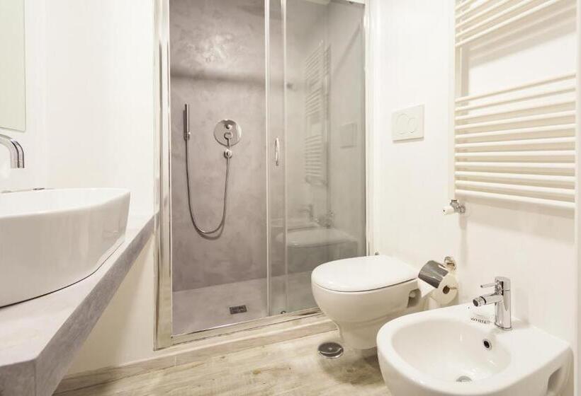 پانسیون Trevi Art Suite