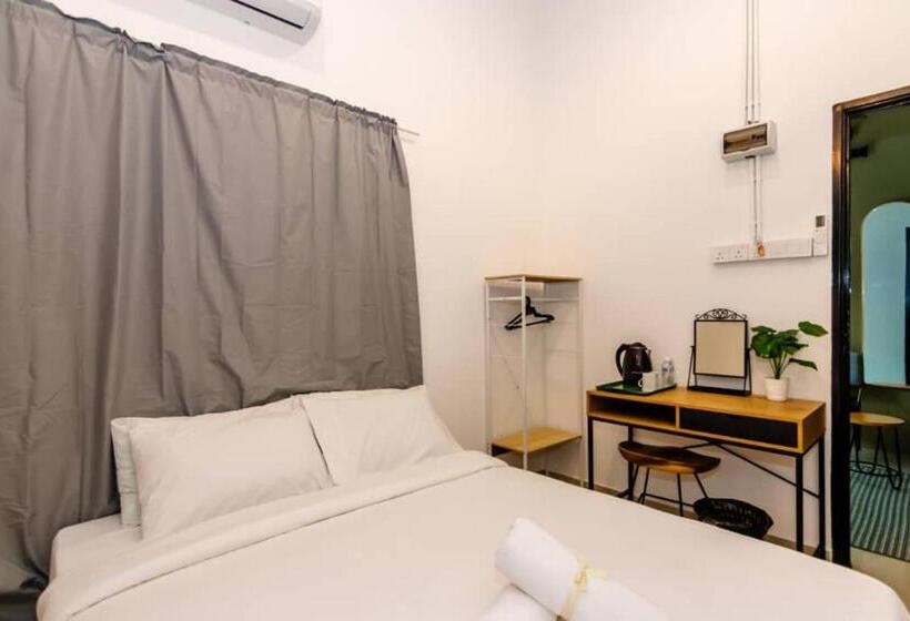 بنسيون The Lov Penang