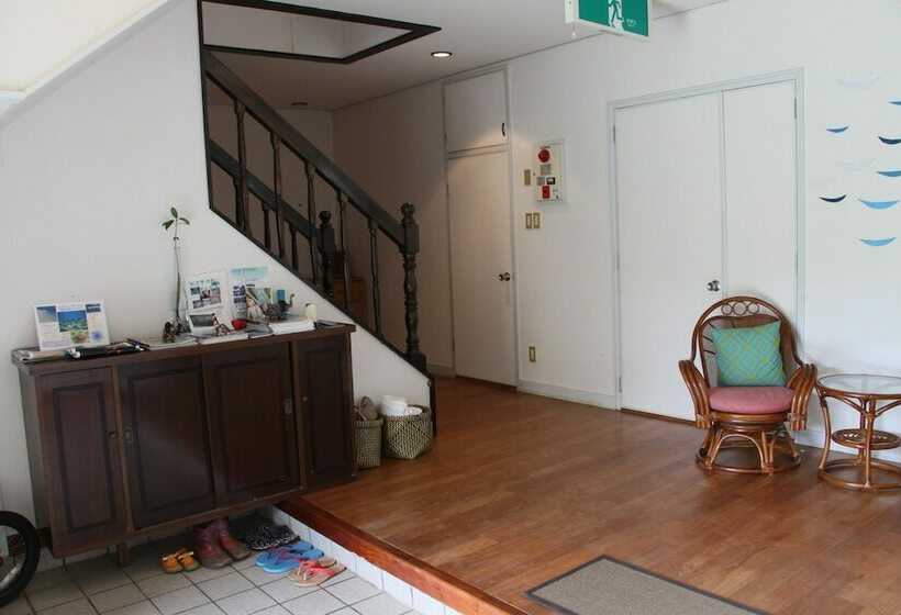 פנסיון Villa Hirugi