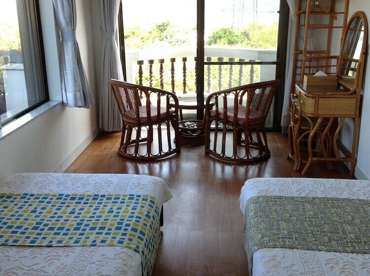 פנסיון Villa Hirugi