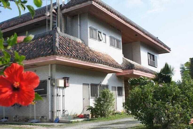 פנסיון Villa Hirugi