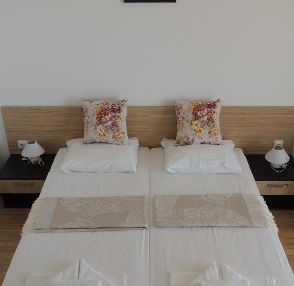 بنسيون Villa Lazuren Bryag