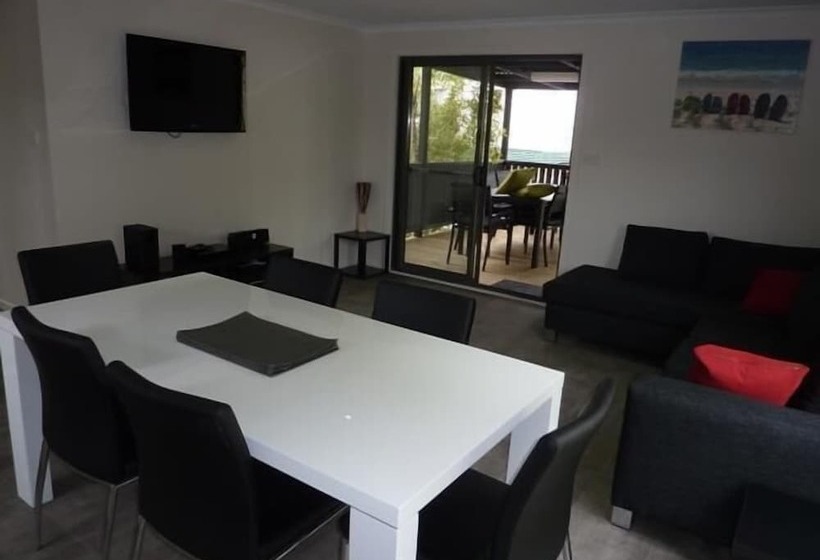 בית מלון כפרי Garden Of Eden Caravan Park