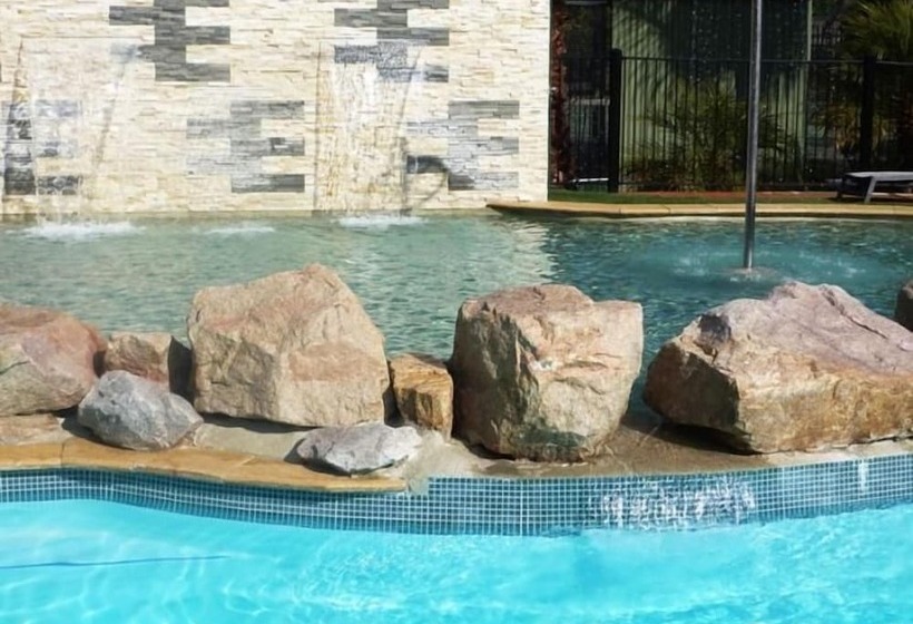 בית מלון כפרי Garden Of Eden Caravan Park