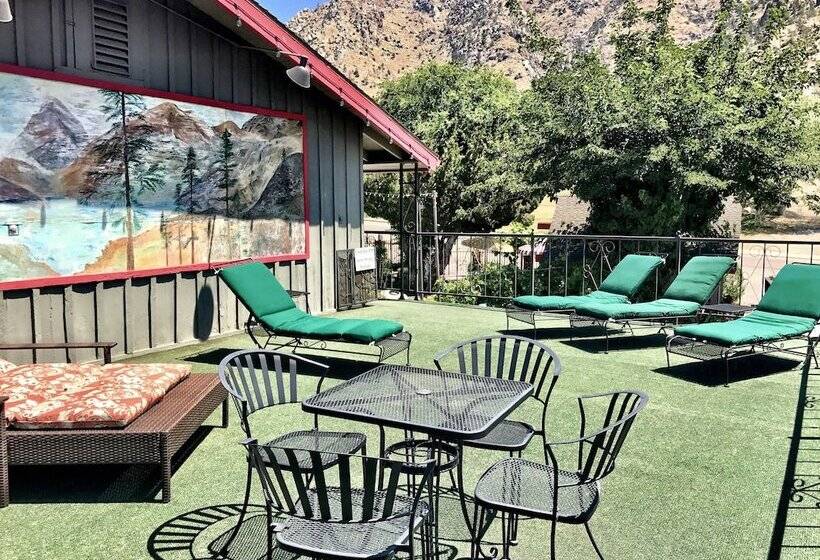 모텔 Piazza S Pine Cone Inn