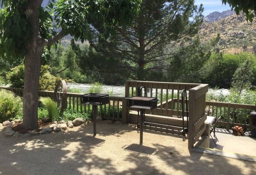 모텔 Sequoia Lodge