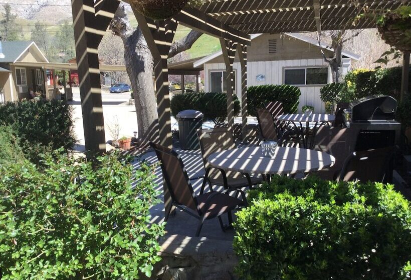 모텔 Sequoia Lodge