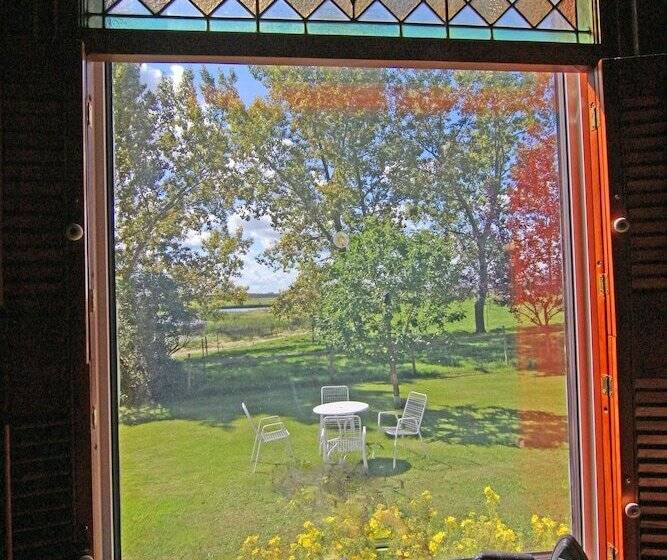 Fairmount Bed & Breakfast