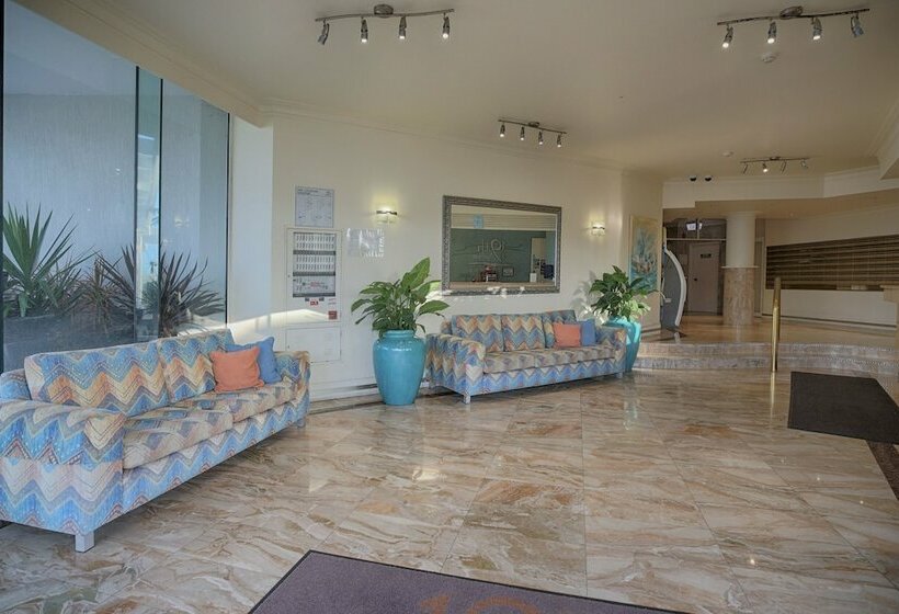 Отель 19th Avenue On The Beach