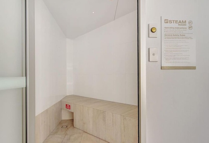 Отель 19th Avenue On The Beach