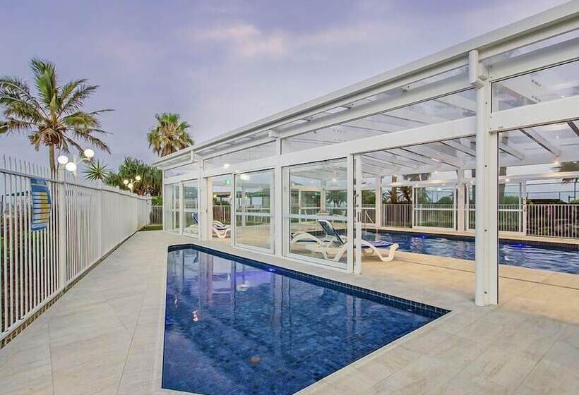 هتل 19th Avenue On The Beach