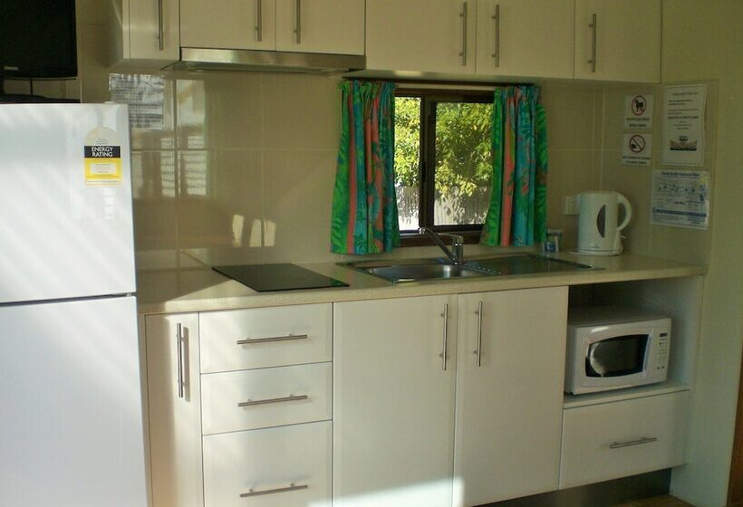 בית מלון כפרי Mallacoota's Shady Gully Caravan Park