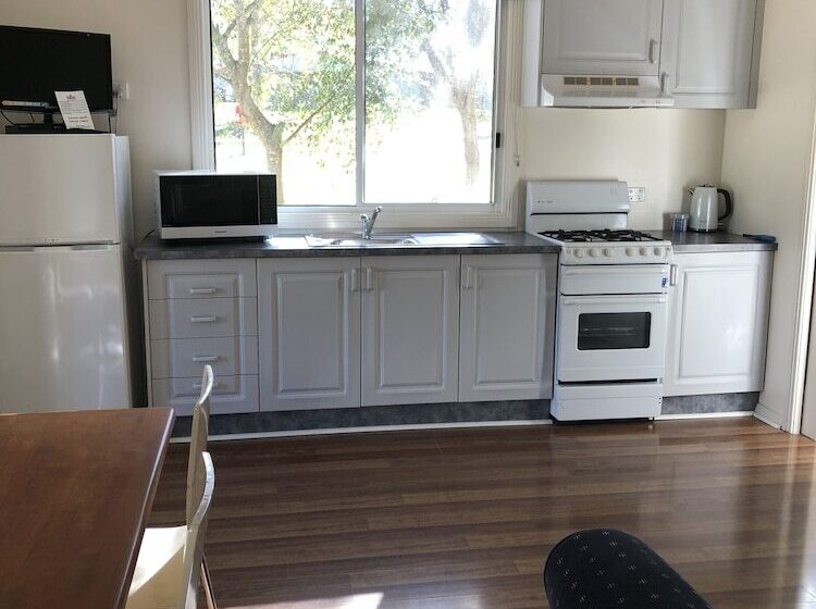 בית מלון כפרי Mallacoota's Shady Gully Caravan Park