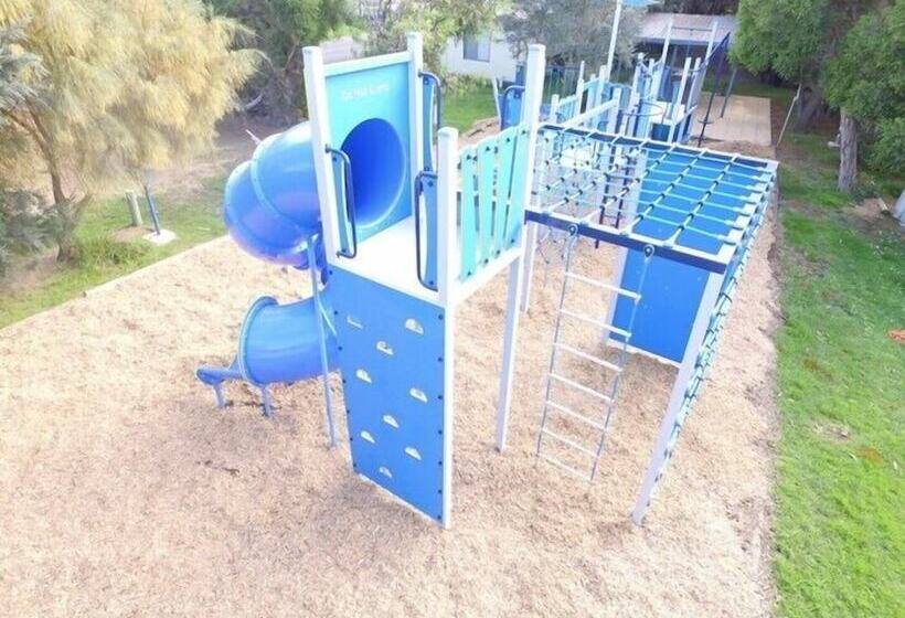 בית מלון כפרי Marengo Family Caravan Park