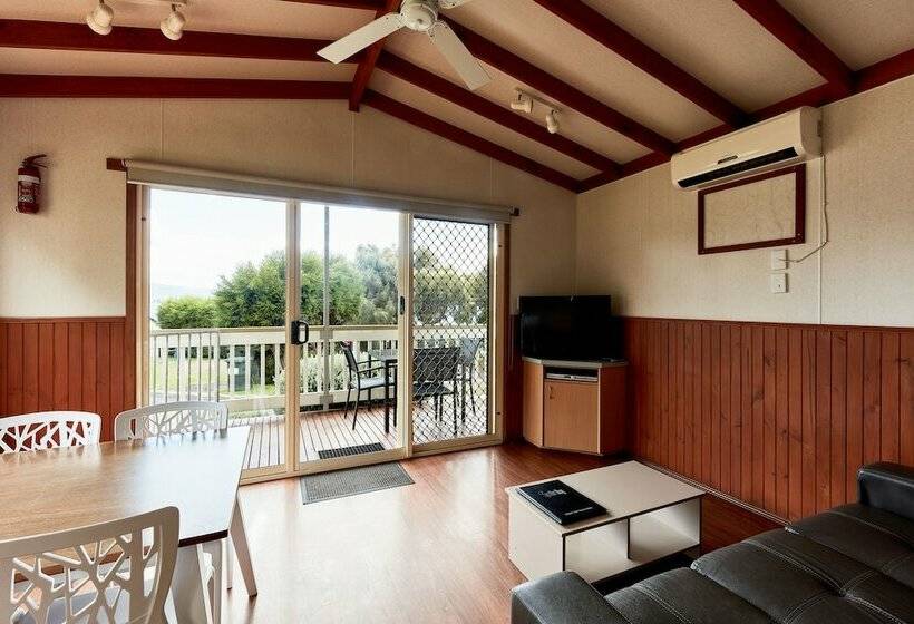 בית מלון כפרי Marengo Family Caravan Park