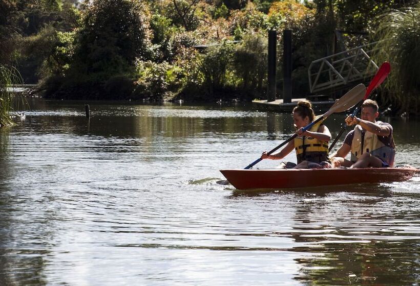 בית מלון כפרי Pagoda Lodge