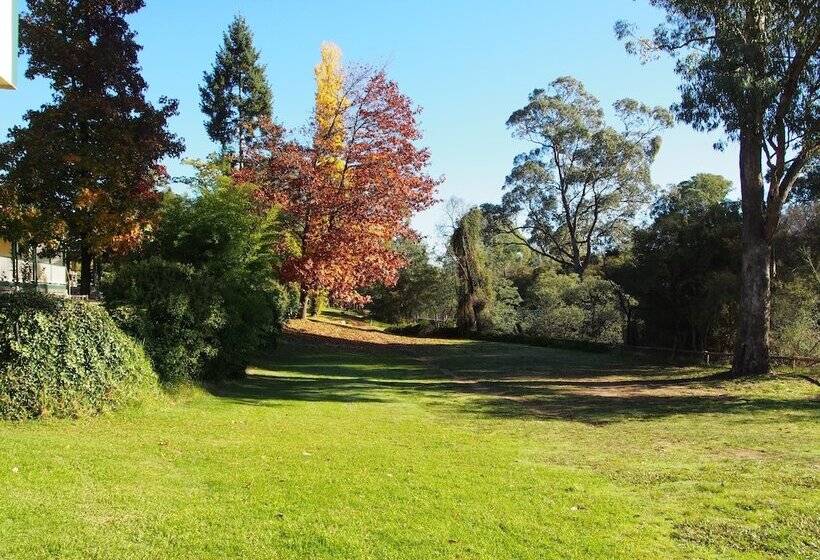 בית מלון כפרי Porepunkah Pines Holiday Park