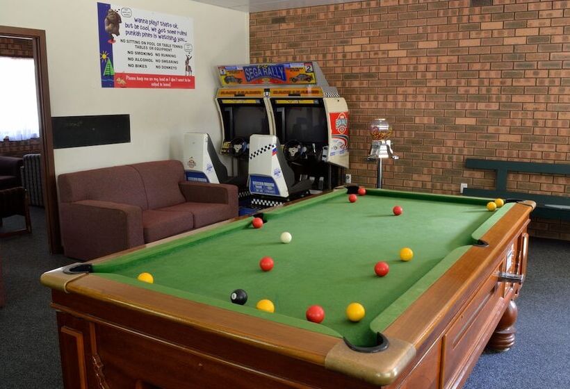 בית מלון כפרי Porepunkah Pines Holiday Park