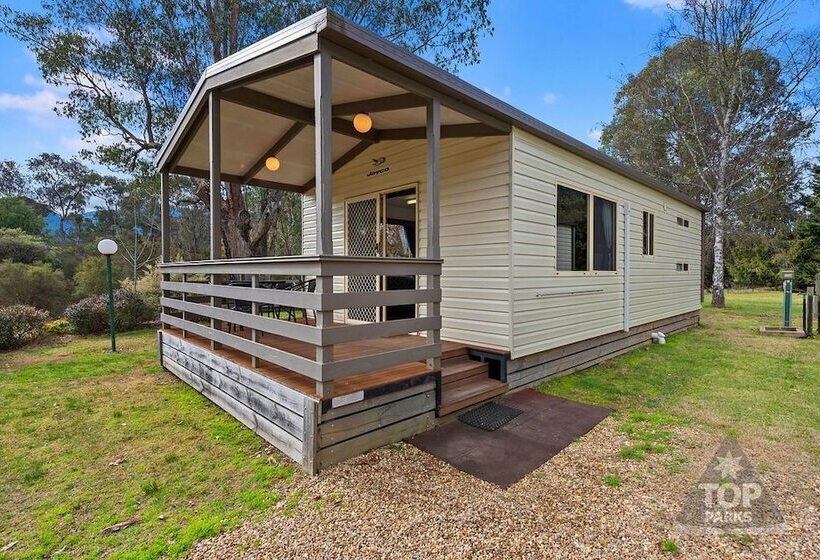 בית מלון כפרי Porepunkah Pines Holiday Park