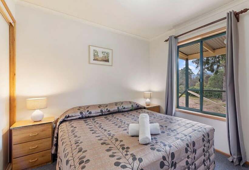 בית מלון כפרי Porepunkah Pines Holiday Park