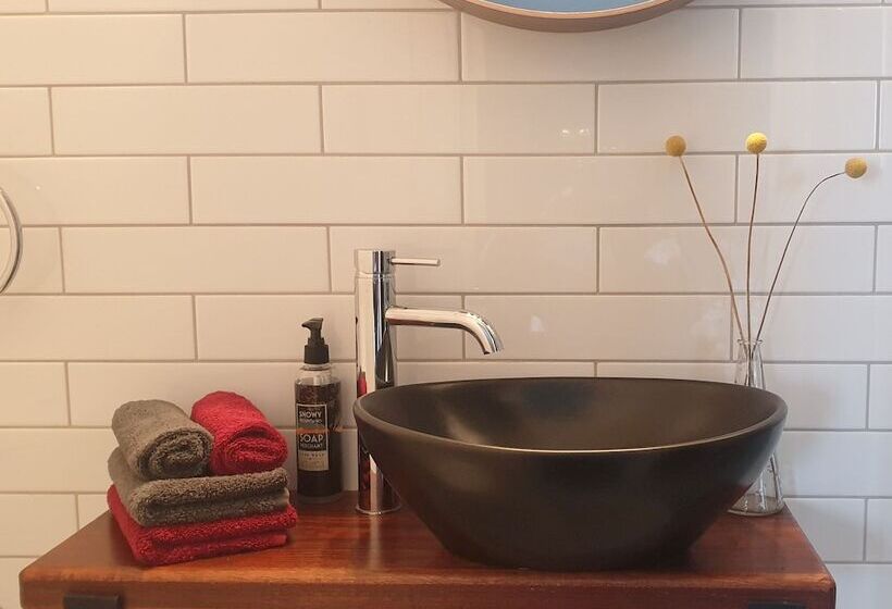 בית מלון כפרי Troldhaugen Lodge   Adults Only