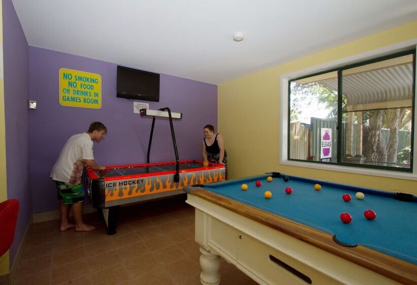 בית מלון כפרי Twin Dolphins Holiday Park