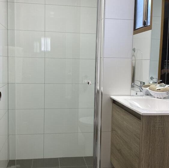 בית מלון כפרי Twin Dolphins Holiday Park