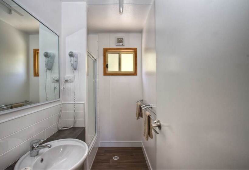 בית מלון כפרי Twin Dolphins Holiday Park