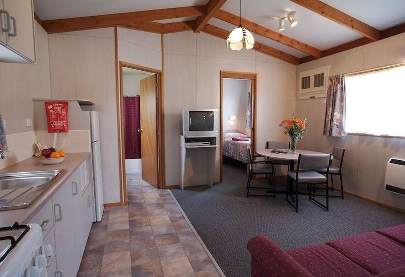 فندق Horsham Holiday Park