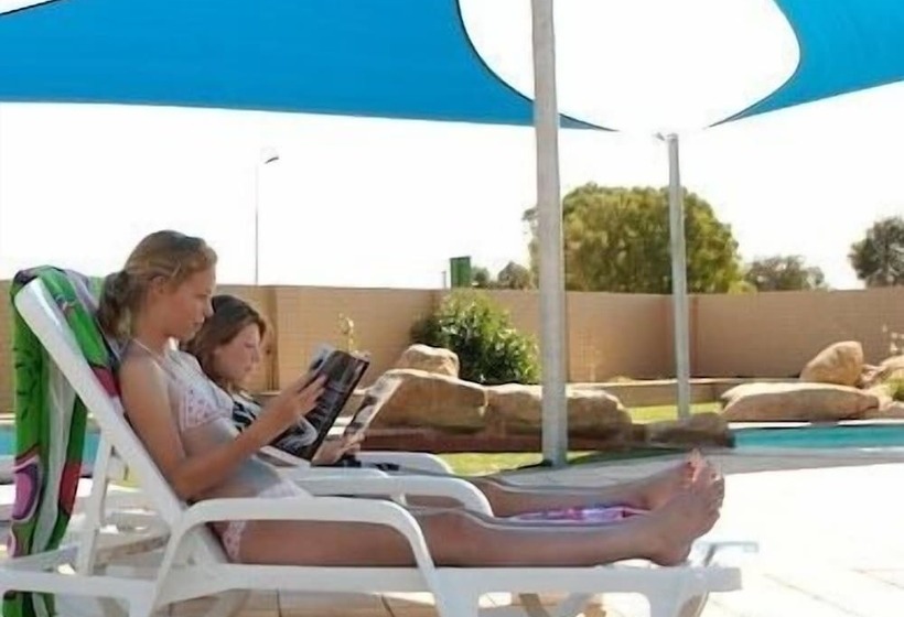 فندق Horsham Holiday Park