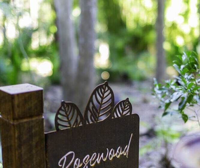 Lovestone Cottages Montville