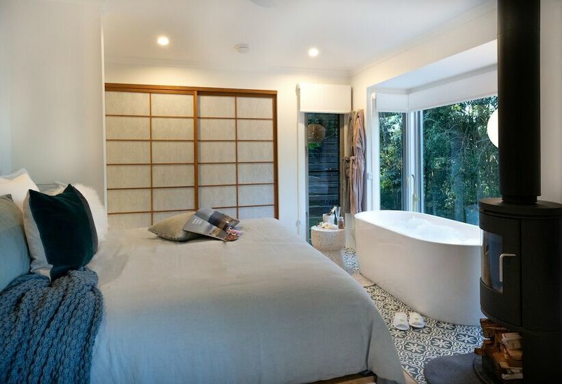 Lovestone Cottages Montville