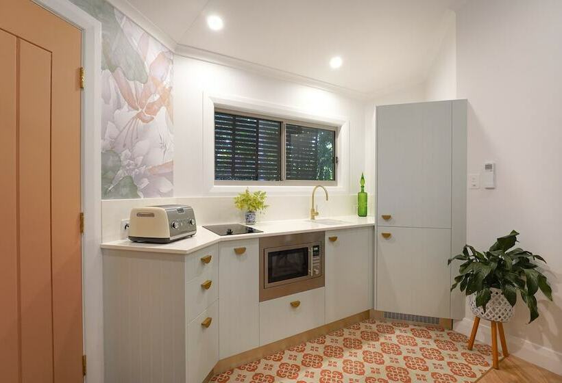 Lovestone Cottages Montville