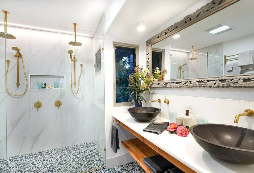 Lovestone Cottages Montville