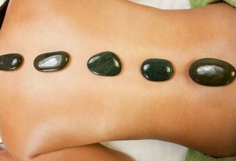 Lovestone Cottages Montville