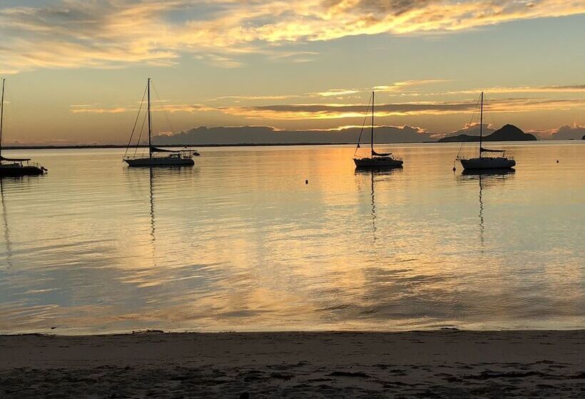 פנסיון Salamander Beach Accommodation Adults Only