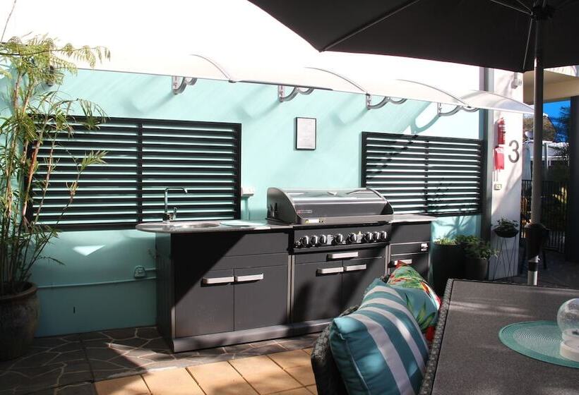 פנסיון Salamander Beach Accommodation Adults Only