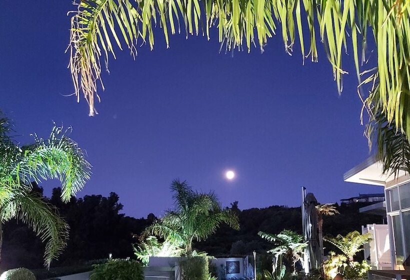 Пансион The Bay Lodge