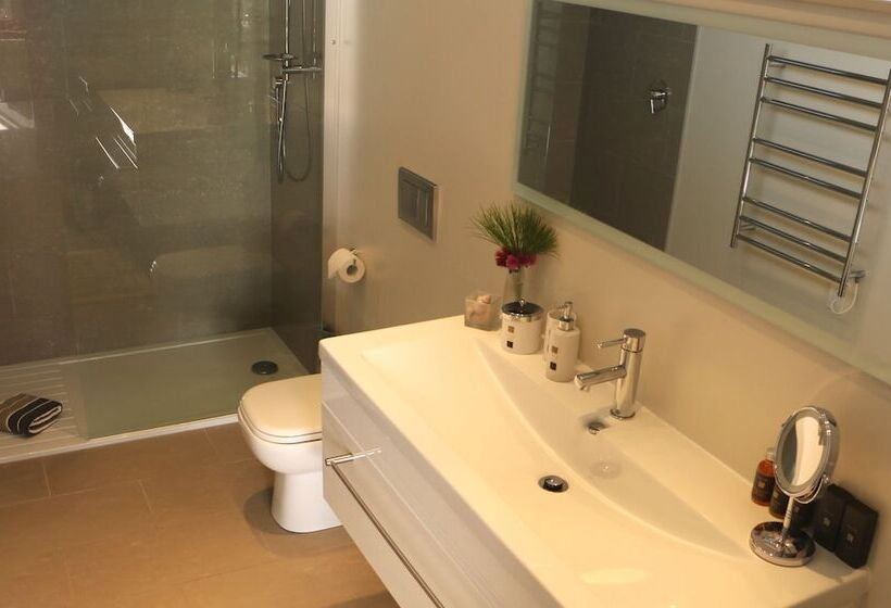 بنسيون The Bay Lodge