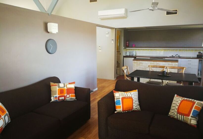 פנסיון Vineyard Hill