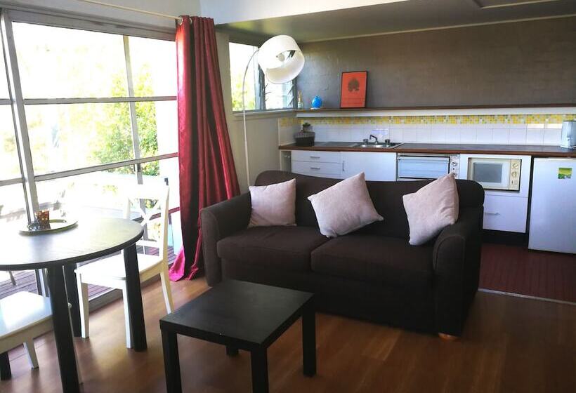 פנסיון Vineyard Hill