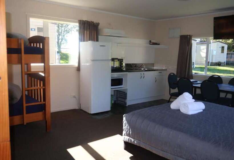 渡假胜地  Pohara Beach Top 10 Holiday Park