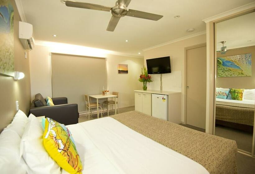 The Bowlo Holiday Cabins